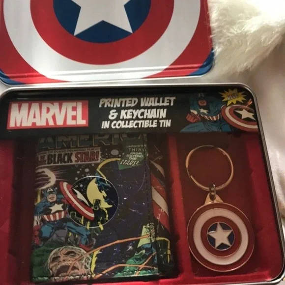 Marvel Printed Wallet & Keychain Set - Picture 12 of 12
